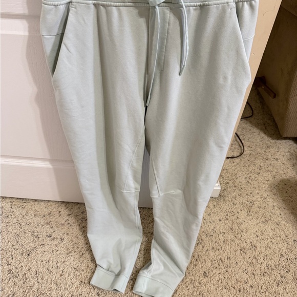 Lululemon Athletica Light Green Hoodie and Sweatpants Set - Picture 4 of 6
